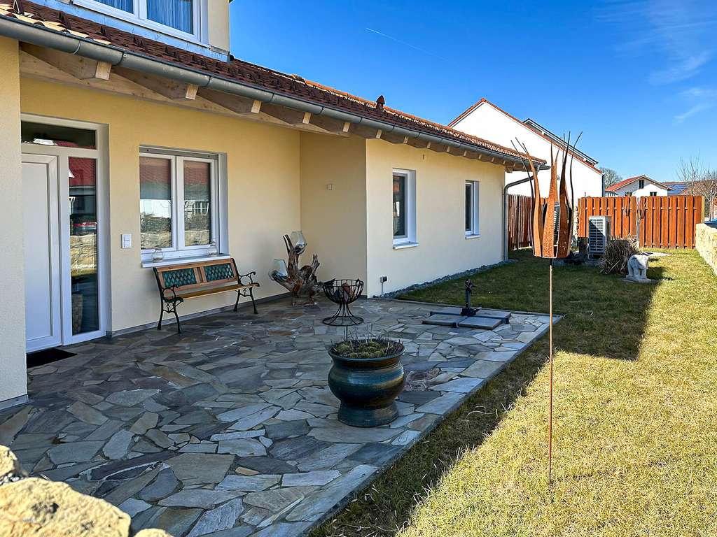 Immobilie in Gars am Inn - Südländisch, Mediterran, Top-Ausstattung -Urlaub bereits zuhause - - Bild 3