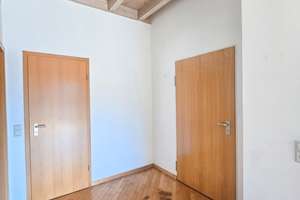 Hell, gepflegt und ruhig gelegen - eine Dachgeschosswohnung zum Wohlfühlen – Die vollständige Adresse der Immobilie erhältst du vom Anbieter., 72766 Sondelfingen, Reutlingen – Vorschaubild 2