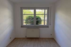 Stilvolle EG-Wohnung mit eigenem Eingang, Garten & Top-Lage – Brunhuberstraße 8c, 93053 Galgenberg, Regensburg – Vorschaubild 4