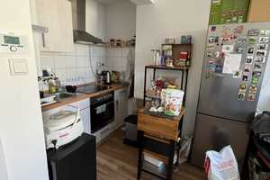 Nachmieter gesucht. Geschmackvolle 1,5-Zimmer-Wohnung mit Balkon und EBK in Düsseldorf – Düsseldorf – Vorschaubild 2