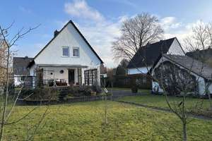 Bezugsfrei!
Wohlfühl-EFH für Familien mit Sonnengarten in Ruhig-Lage und sehr günstigem Erbpachtzin