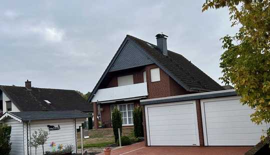 Bild von Einfamilienhaus DoppelGarage, 920 qm Grundstück, wunderbarem Garten, gehobene Ausstattung