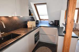 Charmante 2-Zimmer-Wohnung mit zwei Balkonen und moderner Einbauküche! – Klosterweg 17, 89233 Neu-Ulm – Vorschaubild 4