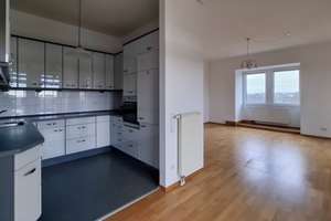 3 Zimmer, moderne Küche, Bad und atemberaubender Blick über Bad Nauheim auf 95m² in 1A Lage, barr – Ernst-Ludwig-Ring 2, 61231 Bad Nauheim – Vorschaubild 7