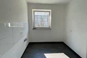 Sanierte 3 Zimmer Erdgeschosswohnung in Uetersen |  65 m² | Balkon – Ahornweg 27, 25436 Pinneberg (Kreis) – Vorschaubild 1