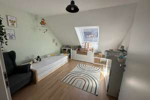 Lichtdurchflutete zentrale 3-Zimmer Dachgeschosswohnung mit Balkon in Stuttgart-Möhringen – Die vollständige Adresse der Immobilie erhältst du vom Anbieter., 70567 Möhringen-Mitte, Stuttgart – Vorschaubild 4