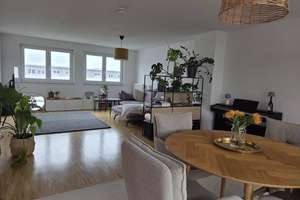 Helles Zimmer in 2er-WG mit großem Wohnzimmer, Terrasse und eigenem Bad – Die vollständige Adresse der Immobilie erhältst du vom Anbieter., 76137 Südstadt, Karlsruhe – Vorschaubild 3