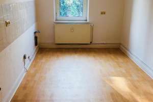Schöne zwei Zimmer Wohnung in Braunschweig, Rüningen (1.OG links) – Thiedestraße 26, 38122 Rüningen, Braunschweig – Vorschaubild 2