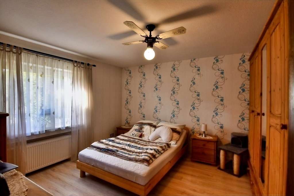 Immobilie in Hillscheid - 3-Parteienhaus in Hillscheid -- Perfekt für Kapitalanleger - Bild 1