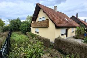 Geräumiges Einfamilienhaus mit 5 Zimmern in Würzburg-Heuchelhof + Einliegerwohnung – Die vollständige Adresse der Immobilie erhältst du vom Anbieter., 97084 Heuchelhof, Würzburg – Vorschaubild 2