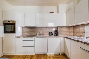 2 Zimmer mit Balkon in Eimsbüttel in historischem Altbau  – Die vollständige Adresse der Immobilie erhältst du vom Anbieter., 20255 Eimsbüttel (Ortsteil), Hamburg – Vorschaubild 6