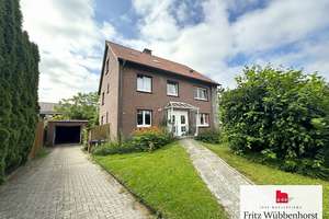Langfristig vermietetes Wohnhaus mit Garage
in Ofenerdiek