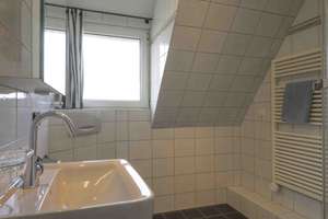 Möblierte 2,5-Zimmer-Dachgeschosswohnung in Stuttgart-Stammheim – Kolumbusstr. 22, 70439 Stammheim-Süd, Stuttgart – Vorschaubild 7
