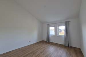 Modernes Mietshaus in großzügigem Ambiente bietet EBK, PV-Anlage, Garten uvm. – Die vollständige Adresse der Immobilie erhältst du vom Anbieter., 65520 Bad Camberg – Vorschaubild 10