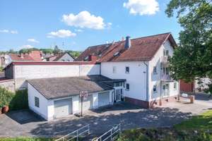 Solides Mehrfamilienhaus mit Entwicklungsperspektive  und attraktiver Vermietungssituation
