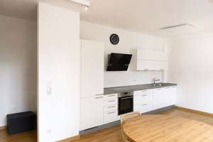 Bezugsfrei ab 1. August: 3-Zimmer-Dachgeschosswohnung mit Dachterrasse in Berlin-Kladow – Die vollständige Adresse der Immobilie erhältst du vom Anbieter., 14089 Kladow, Berlin – Vorschaubild 4
