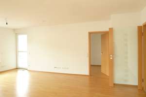 Sehr schöne 3-Zimmer-Wohnung in zentrumsnaher Lage – Charlottenstraße 85, 72764 Reutlingen-Mitte, Reutlingen – Vorschaubild 2