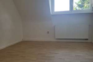 Renovierte Dachgeschosswohnung nähe Rastpfuhl Klinik(Whg.5) – Seebohmstraße 45, 66115 Burbach, Saarbrücken – Vorschaubild 4