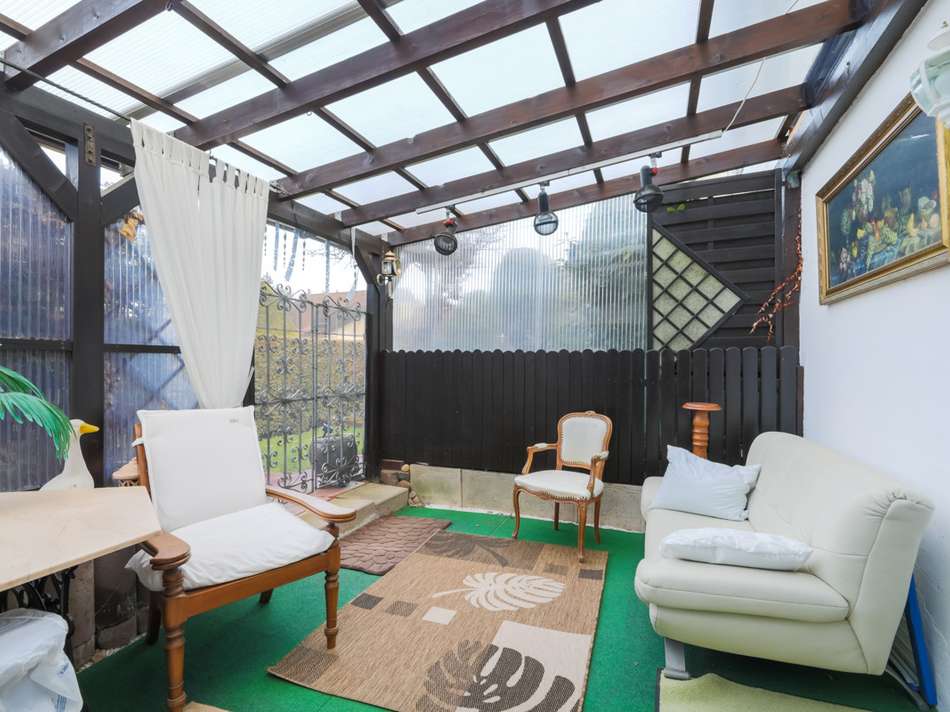 Überdachte Terrasse UG