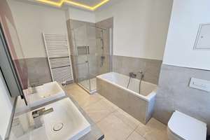 Exklusive 3- Zimmerwohnung inkl. modernem Masterbad mit Wa&Du +Gäste- WC+Balkon+Parkett & Fliesen – Gröperstr. 2, 39106 Alte Neustadt, Magdeburg – Vorschaubild 1