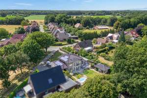 La Dolce Vita daheim! Junge Stadtvilla im mediterranen Stil mit Pool, PV-Anlage und Feldblick! – Die vollständige Adresse der Immobilie erhältst du vom Anbieter., 49716 Meppen – Vorschaubild 5