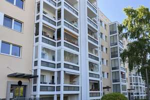 Kapitalanleger aufgepasst - Vermietete 3-Zimmer-Wohnung in grüner Wohnanlage mit Sonnenbalkon