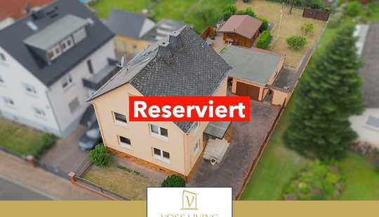 Bild von Ein-/ Zweifamilienhaus mit Garage, Gartenhütte auf weitläufigem Grundstück in netter Nachbarschaft