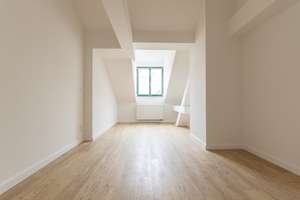 Großzügige Dachgeschosswohnung in Bestlage | Loggia | Separate Küche | Tageslichtbad mit Wanne – Löhrstraße 15, 4105 Zentrum-Nord, Leipzig – Vorschaubild 9