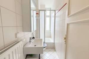 Bezugsfreie 1-Zimmer-Altbauwohnung in Wilmersdorf | Einbauküche | Keller | 36 m² | sehr gute Lage! – Die vollständige Adresse der Immobilie erhältst du vom Anbieter., 10713 Wilmersdorf, Berlin – Vorschaubild 5