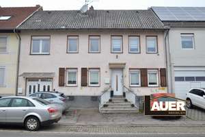 Zweifamilienhaus mit separaten Eingängen und einem großen Garten in Völklingen - Ludweiler. – Die vollständige Adresse der Immobilie erhältst du vom Anbieter., 66333 Völklingen – Vorschaubild 1