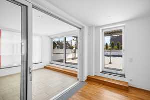 Bestlage: Architektenvilla im 
Bauhausstil mit 5 TG-Plätzen! – Regensburg – Vorschaubild 33