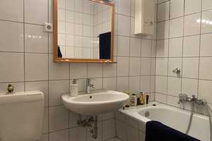 ***Zwei Zimmer-Whg. mit Blick über Oberkassel*** – Düsseldorf – Vorschaubild 3