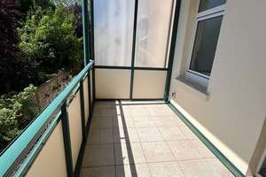 3 Zimmer Wohnung mit Einbauküche und Balkon