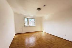 Dreifamilienhaus (aufgeteilt) mit Ausbaupotenzial in attraktiver Lage im Herzen von Vaihingen – Die vollständige Adresse der Immobilie erhältst du vom Anbieter., 70563 Vaihingen-Mitte, Stuttgart – Vorschaubild 3