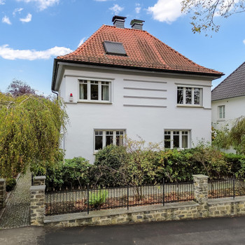 Charmantes Einfamilienhaus im Herzen von Lage - stilvoll & familienfreundlich!