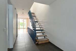 Einzigartiges Stadthaus im ruhigen Innenhof – Reihenmittelhaus mit Garten  exklusiver Dachterrasse – Die vollständige Adresse der Immobilie erhältst du vom Anbieter., 90429 Bärenschanze, Nürnberg – Vorschaubild 9