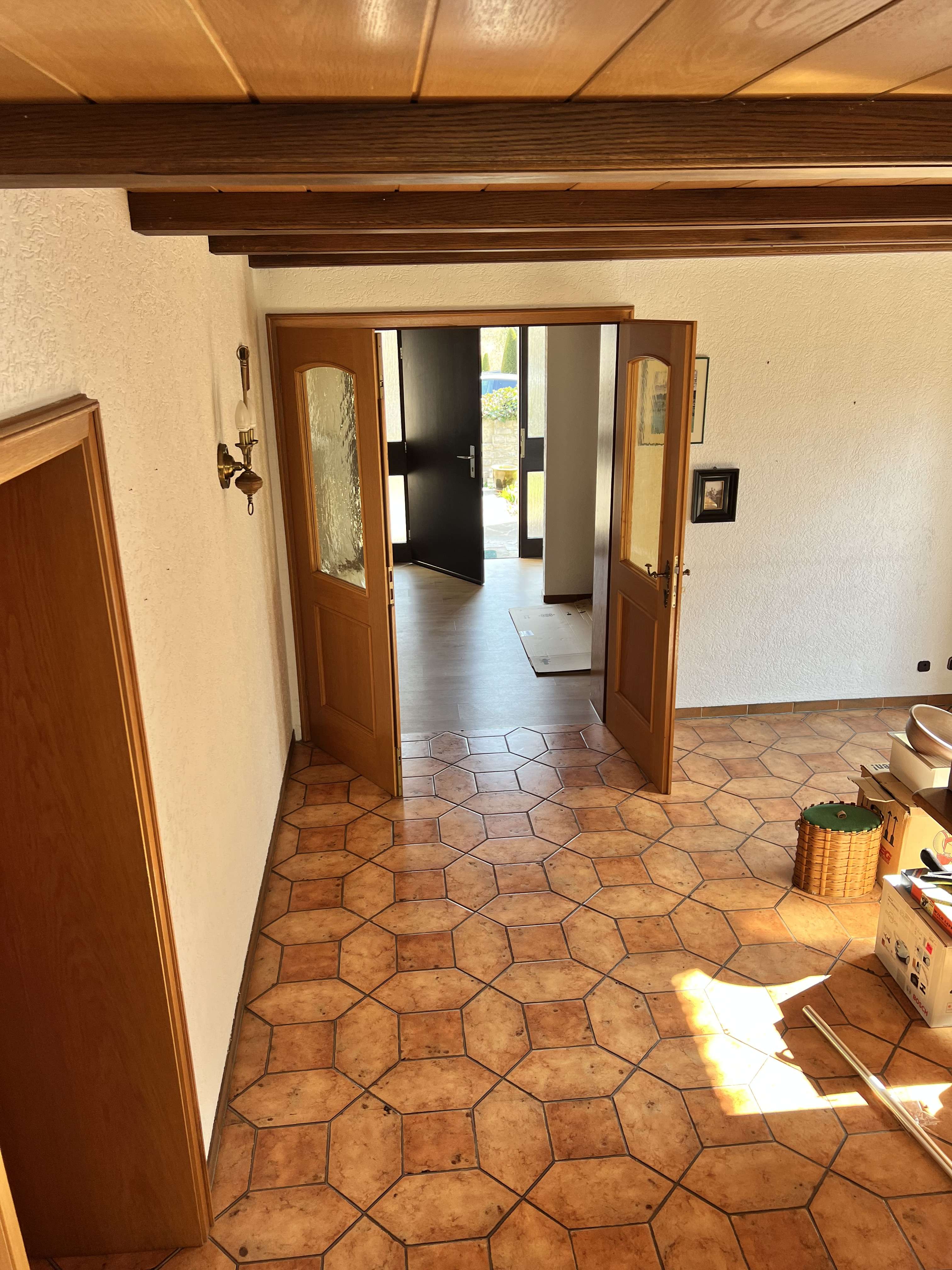 Immobilie in Bad Kissingen - Einfamilienhaus mit Einliegerwohnung und 2 Garagen - Bild 6