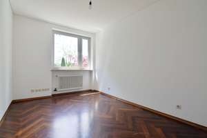 Split-Level-Bungalow mit großzügigem Raumkonzept und sonnigem Garten in ruhiger Lage Trudering – Die vollständige Adresse der Immobilie erhältst du vom Anbieter., 81735 Waldtrudering, München – Vorschaubild 15