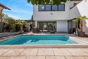 Design, Raum und Flexibilität – eine moderne Bauhausvilla mit Pool für alle Lebensphasen – Die vollständige Adresse der Immobilie erhältst du vom Anbieter., 81825 Gartenstadt Trudering, München – Vorschaubild 19