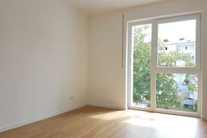 Nur mit WBS III**Helle 3 ZKB mit Balkon in Augsburg-Haunstetten – Landsberger Straße 49 1/2, 86179 Haunstetten-West, Augsburg – Vorschaubild 1