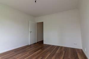 Privat an privat! Ohne Makler! Gehobene 3-Zimmer Wohnung im 4. OG mit Balkon in Berlin-Zehlendorf – Die vollständige Adresse der Immobilie erhältst du vom Anbieter., 14167 Zehlendorf, Berlin – Vorschaubild 12