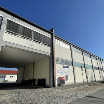Say hello to: Zentralgelegene Halle  im Industriegebiet Klingenhof