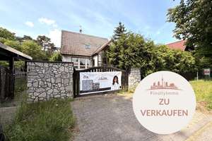Freistehendes Einfamilienhaus mit Entwicklungspotenzial, nur eine Gehminute vom Peetzsee entfernt. – Die vollständige Adresse der Immobilie erhältst du vom Anbieter., 15537 Grünheide (Mark) – Vorschaubild 1