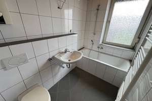 Großflächiges 2-Familienhaus in guter Lage mit viel Potenzial ! – Steinfelder Straße 62, 41199 Geistenbeck, Mönchengladbach – Vorschaubild 9