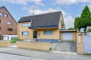 Großräumiges Wohnhaus mit großem Garten: Ideal für Familien, Mehrgenerationen o. Wohnen & Arbeiten – Die vollständige Adresse der Immobilie erhältst du vom Anbieter., 41363 Jüchen – Vorschaubild 2