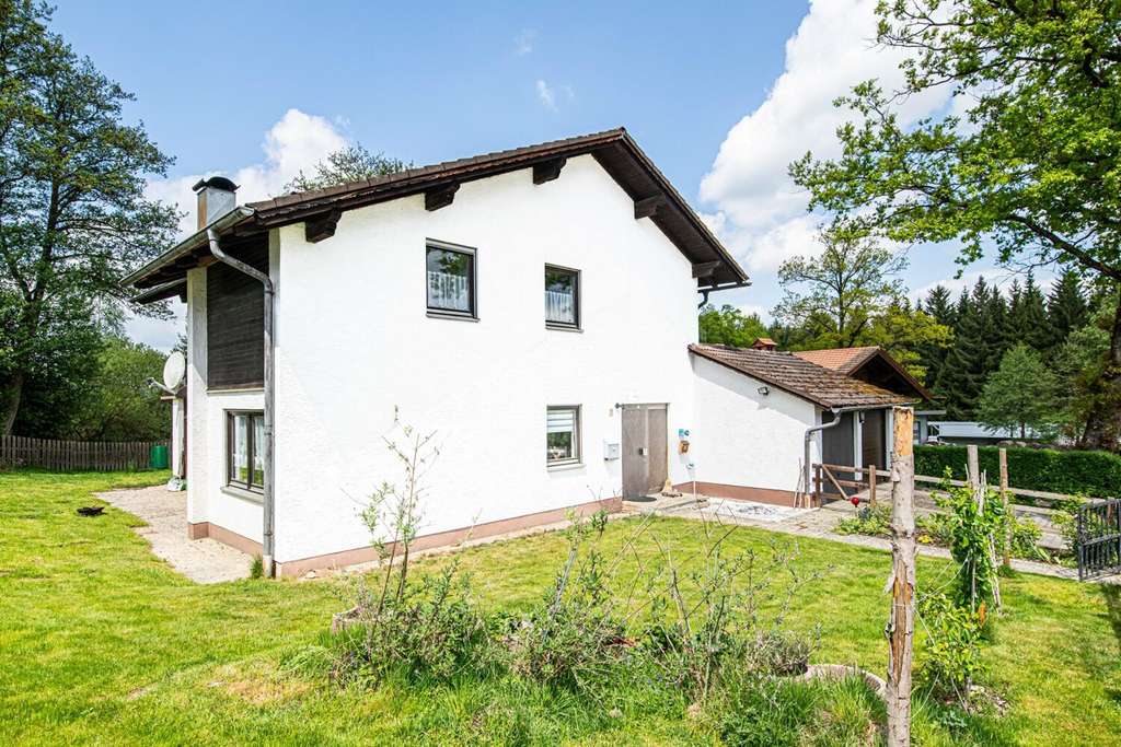 Immobilie in Arrach - Zweifamilienhaus in ruhiger Sackgasse – flexibel nutzbar & viel Potenzial - Bild 3