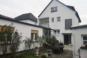 Charmantes Mehrfamilienhaus mit Einliegerwohnung für Mehrgenerationen/Kapitalanleger  – Die vollständige Adresse der Immobilie erhältst du vom Anbieter., 68623 Lampertheim – Vorschaubild 3