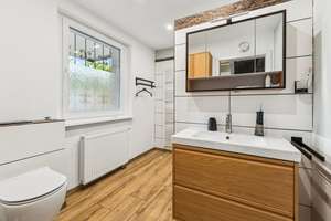 Charmantes Haus mit modernisierten Wohnbereichen und weiterem Ausbaupotenzial in Lankwitz – Die vollständige Adresse der Immobilie erhältst du vom Anbieter., 12249 Lankwitz, Berlin – Vorschaubild 3