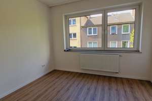 Sanierte 2-Zimmerwohnung mit Einbauküche und Balkon! – Saarbrückerstraße 61, 44135 Kaiserbrunnen, Dortmund – Vorschaubild 2