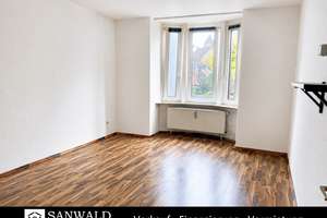 Helle 2,5-Zimmer-Wohnung mit guter Anbindung